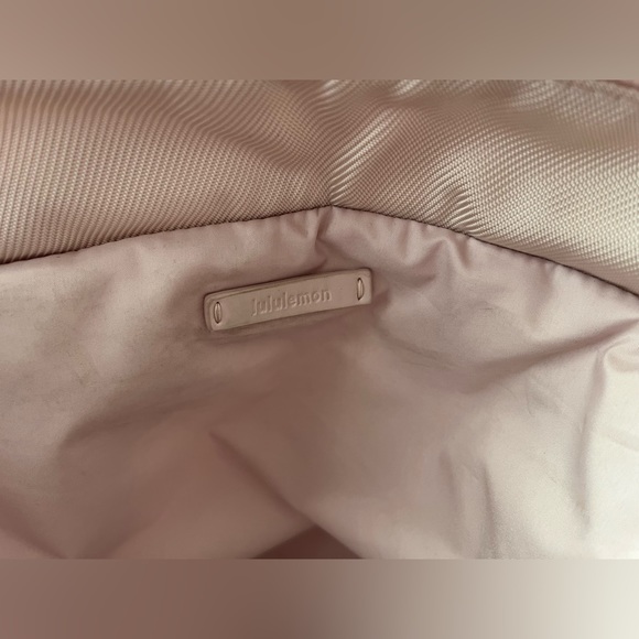 Lululemon City Adventurer Convertible Backpack 15L - Picture 12 of 16